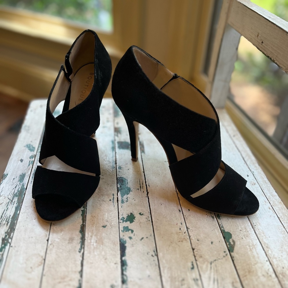 Boutique 9 black suede heels size 7.5